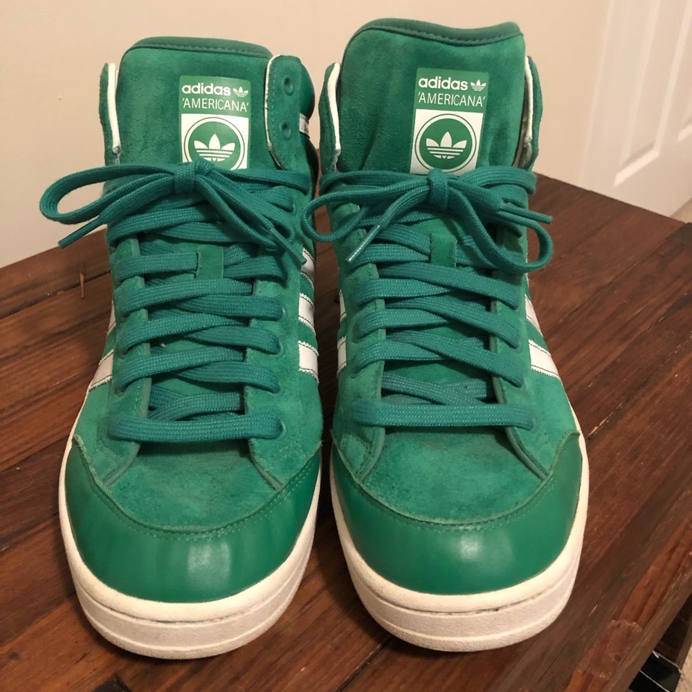 Men’s Adidas “AMERICANA” sneakers size 10
